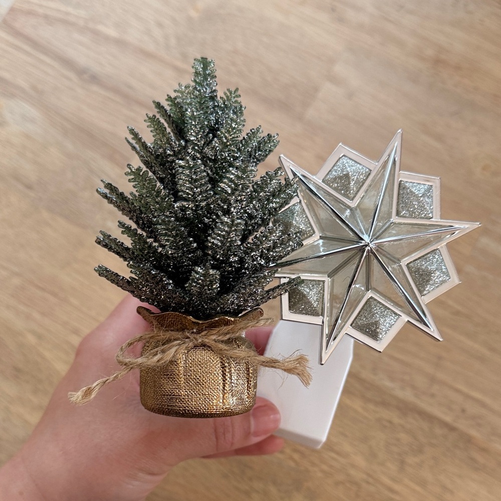Bath & Body Works Set of 2 Wallflowers Christmas Pine tree & Star
